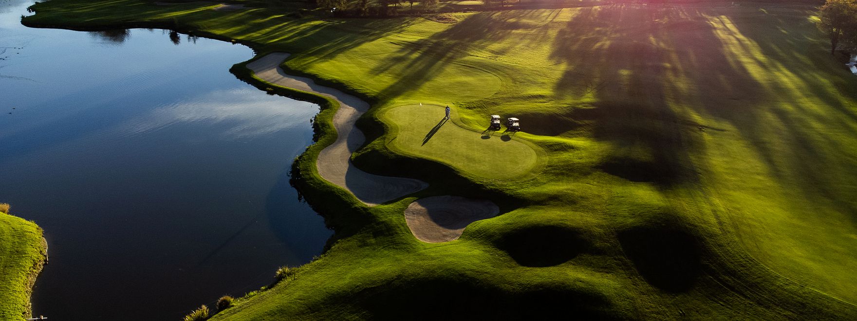 16er Grün mit Spieler-Drohne-1.jpg