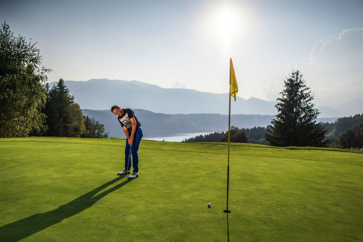 Putt am Golfplatz Millstätter See