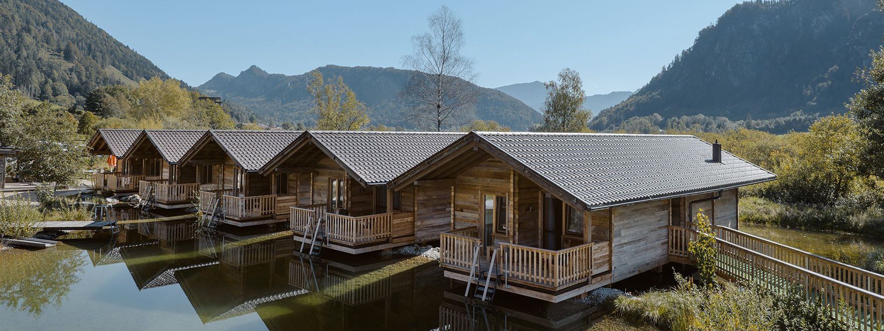 Chalets mit Teich