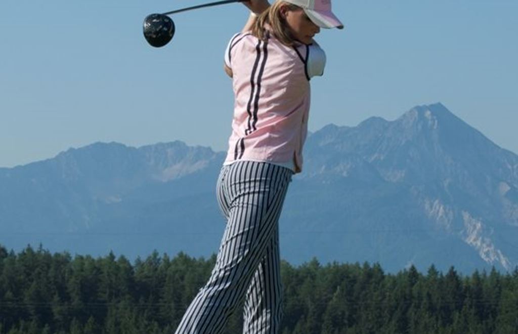 Dame am Golfplatz.jpg