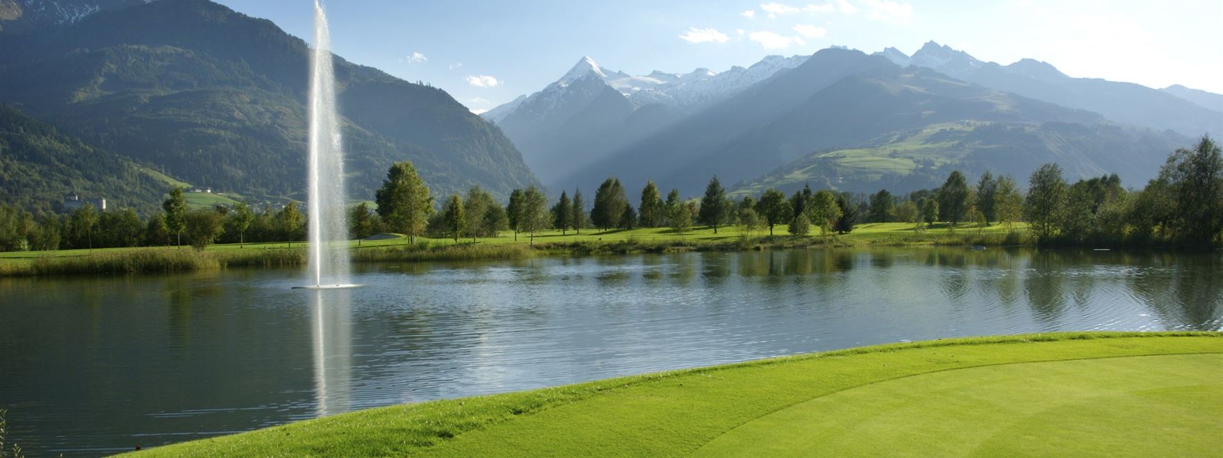 Golfplatz Zell am See mit Bergblick