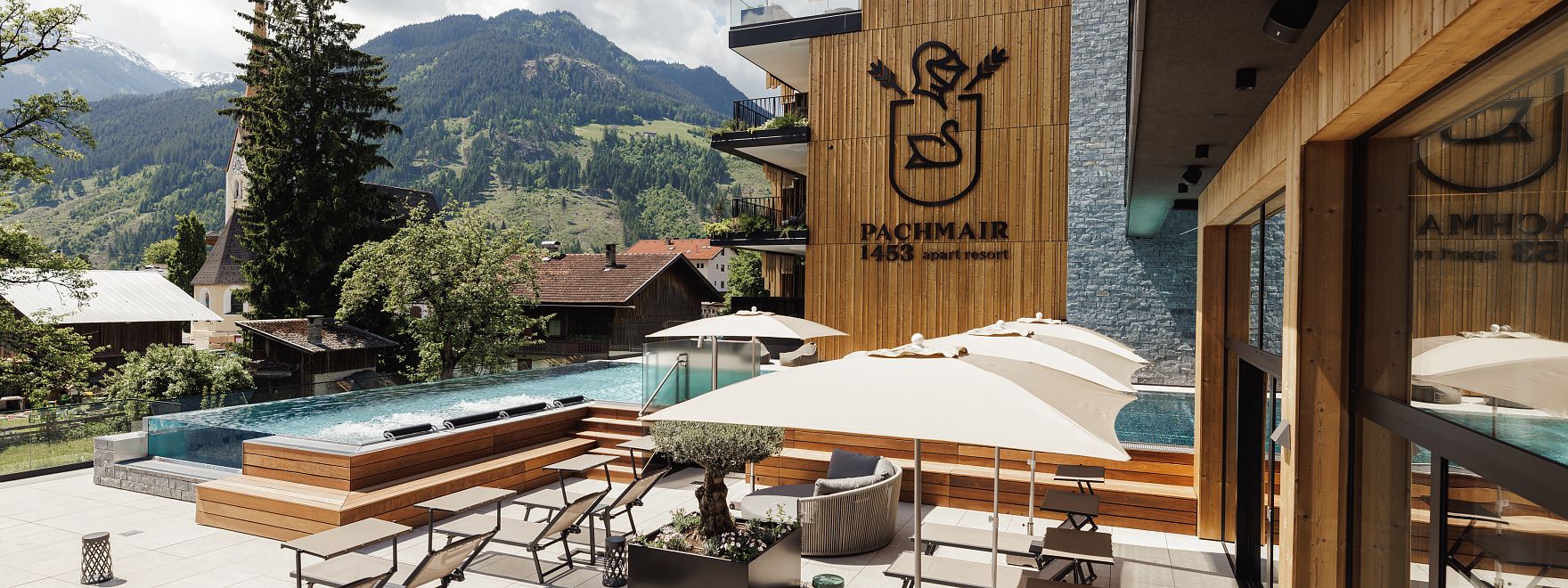 pachmair-1453-pool-mit-sonnenterrasse-1.jpg