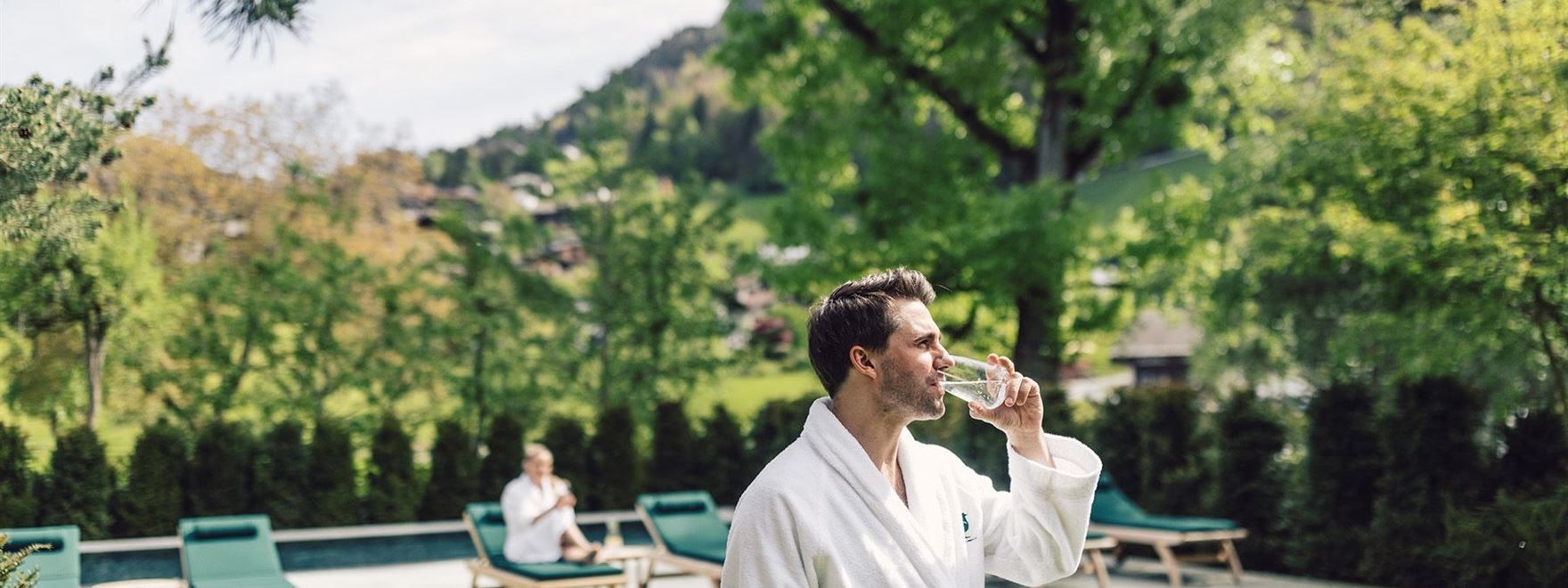 tn_taube_sommer_pool_24_danielzangerl _007 Kopie.jpg