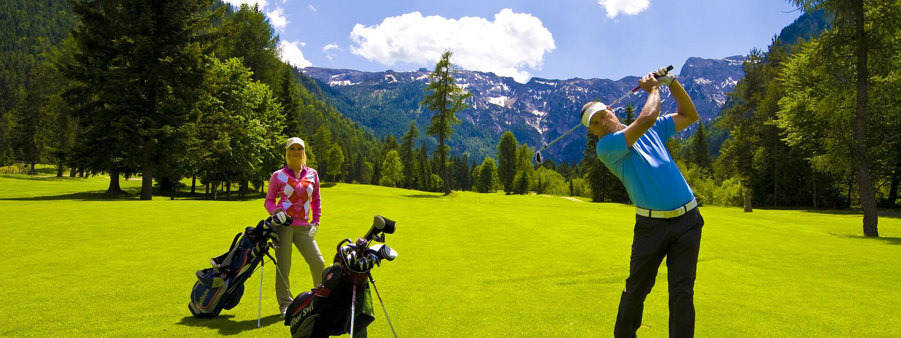 unten mitte nur golfer rechts.jpg