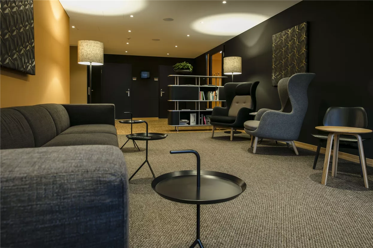 Businesslounge gesamt.jpg