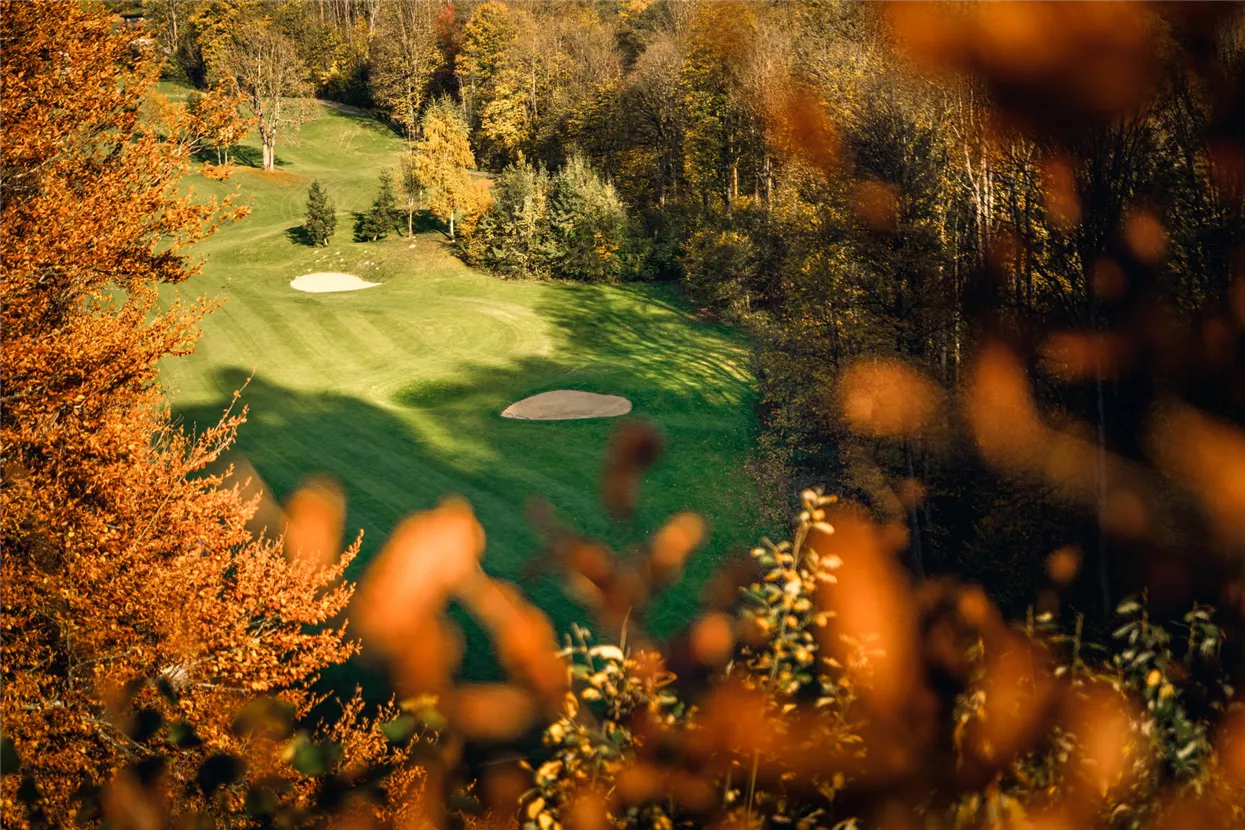 ┬®e3MediaHouse_MaxDraeger_2019_GolfEichenheim_IndianSummer_0004_final_3200px-3.jpg