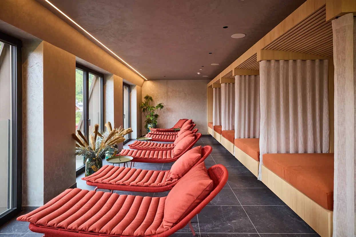 hotel-noa-schladming-spa-ruhebereich-43.webp