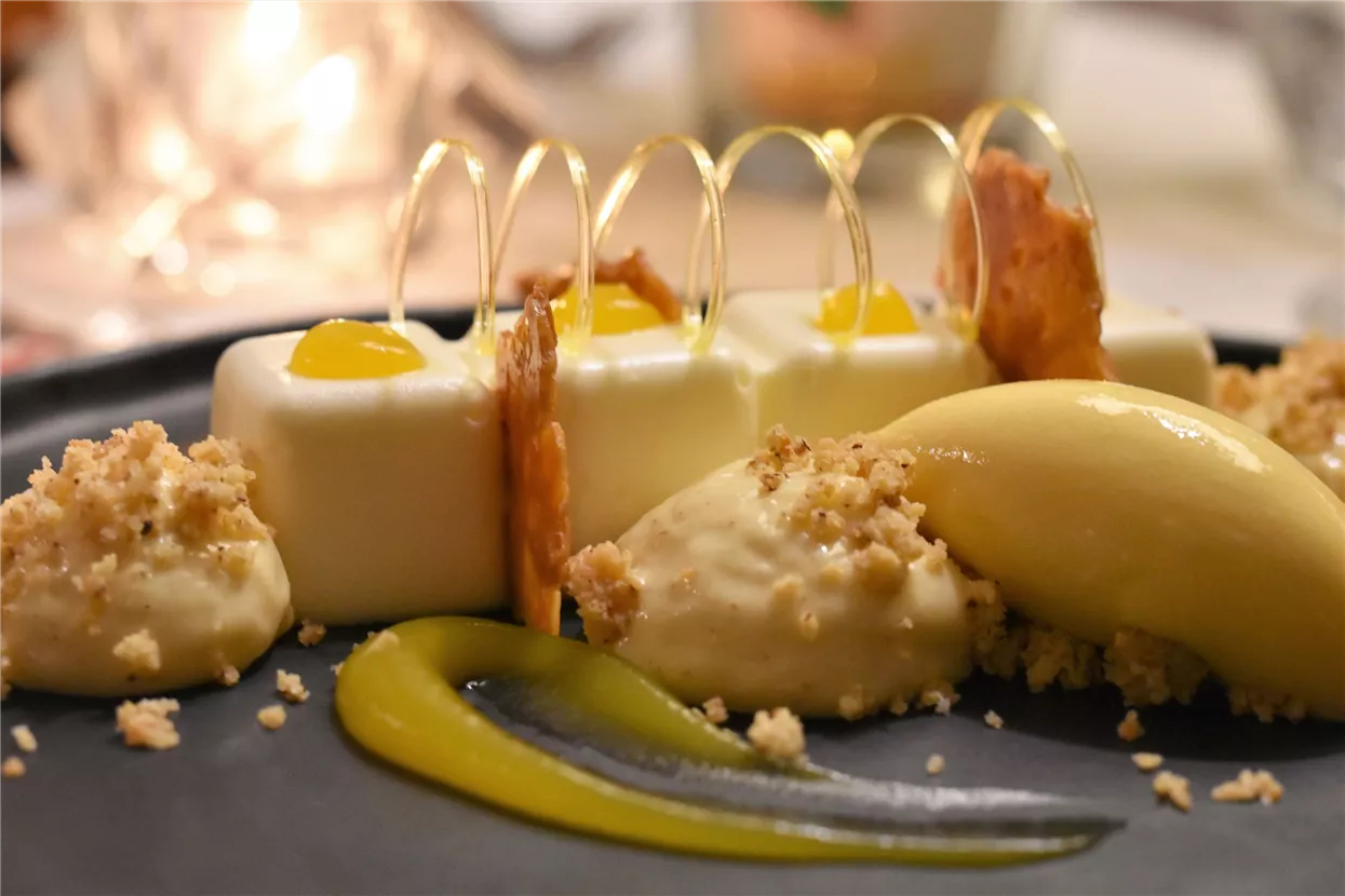 Passionsfrucht mit Mandel und Buttermilch - Element Erde (c) Pavel Laurencik DSC_9914.jpg