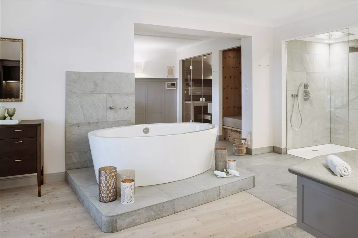 Private_SPA_Suite_mit_Balkon_c_Richard_Schabetsberger.jpg
