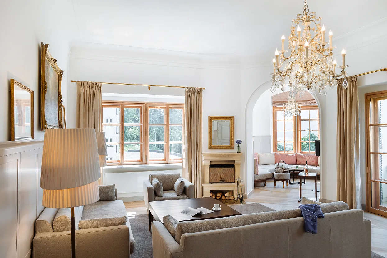 Schloss Suite.jpg