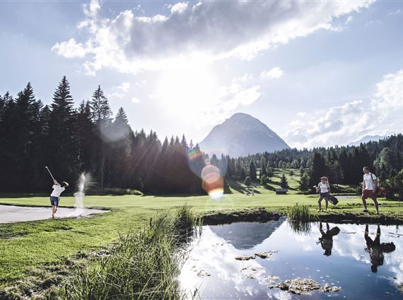 Golf mit Blick auf die Hohe Munde - Kopie.jpg