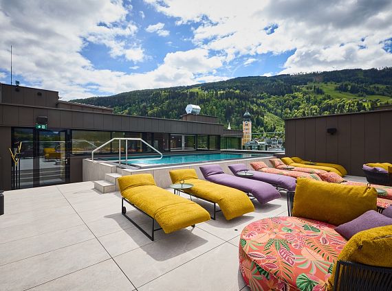hotel-noa-schladming-rooftop-pool-8-MUWrqFdkiW8I_dWMCZqLlQ.jpg