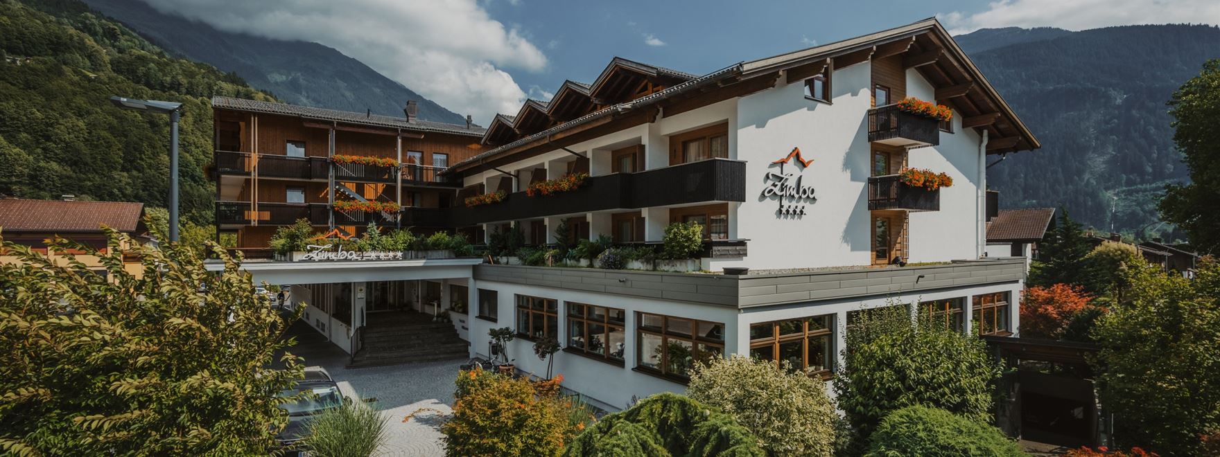 2022_Hotel aussen Sommer 2.jpg