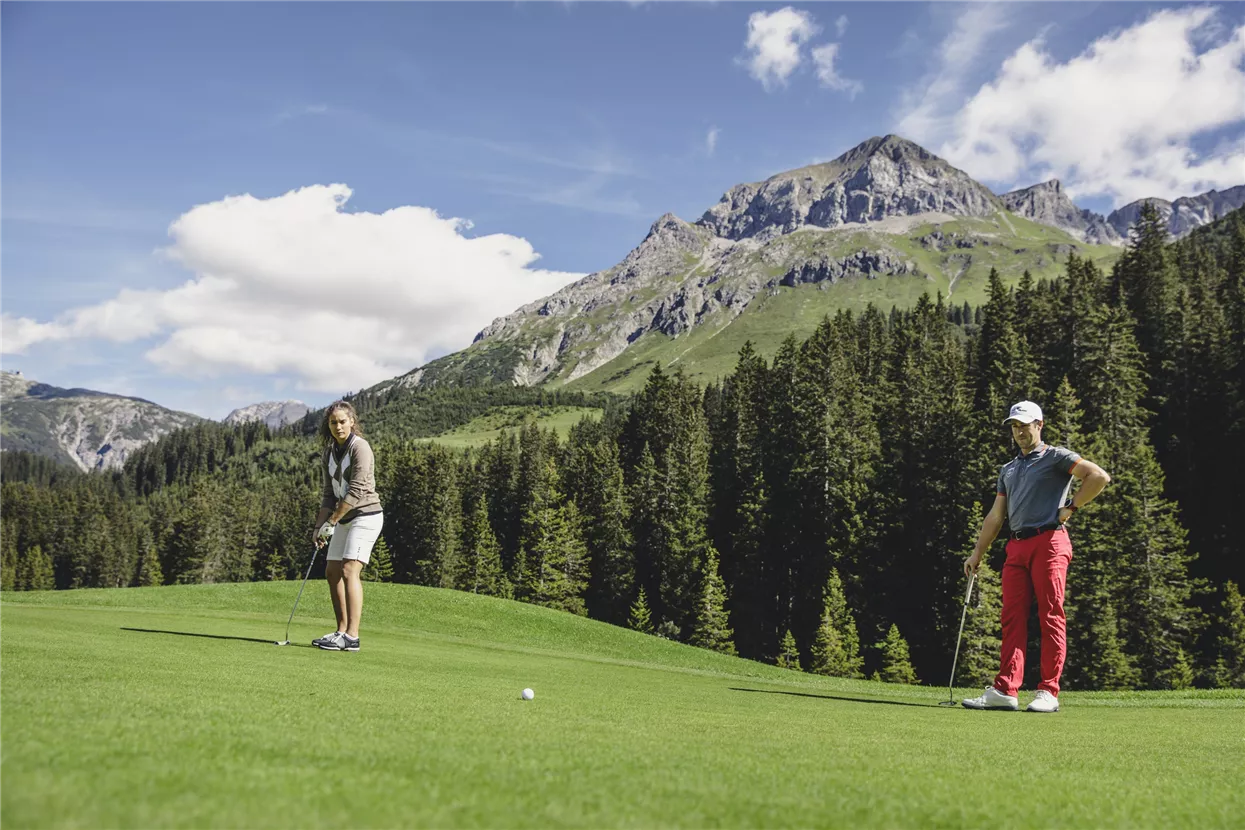 Golfen in Zug (c)  - Lech Zürs Tourismus