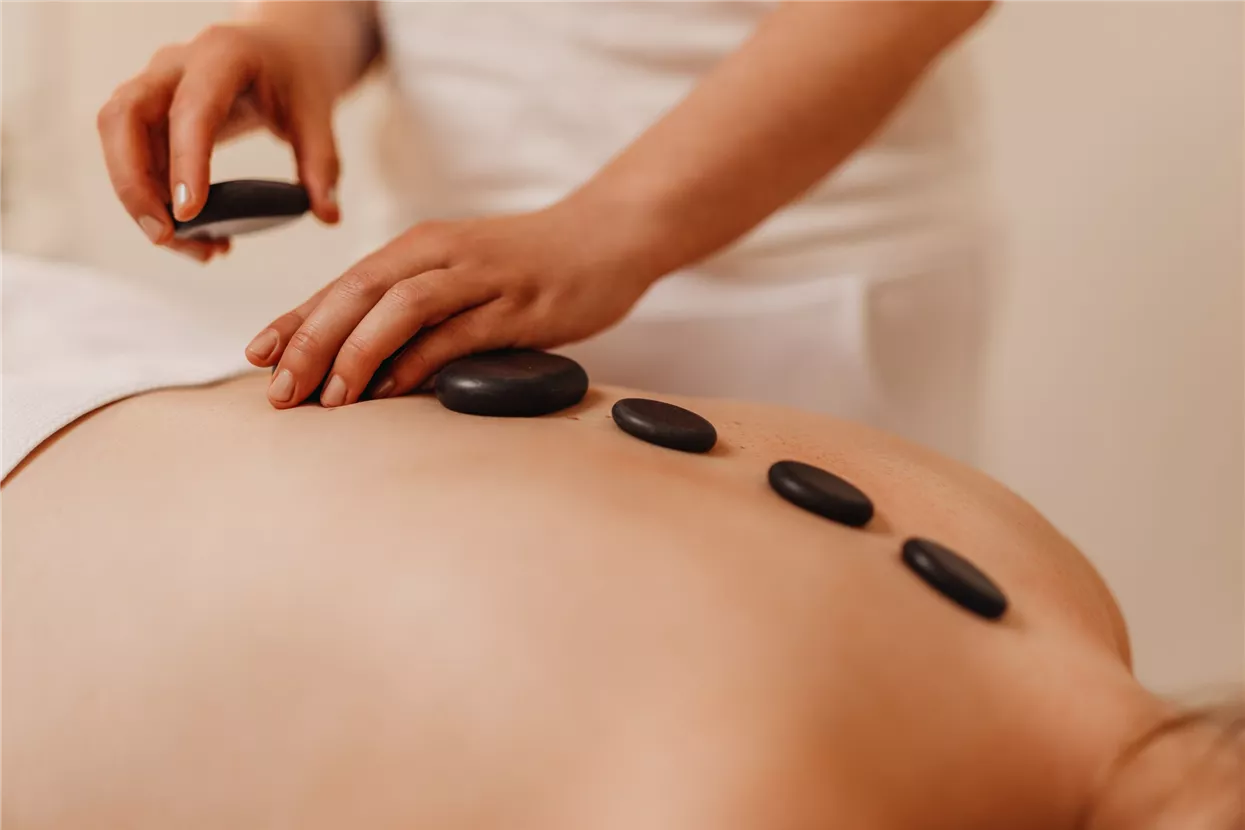 c_Seehotel Dr. Jilly_Wellness_Spa_Massage.jpg