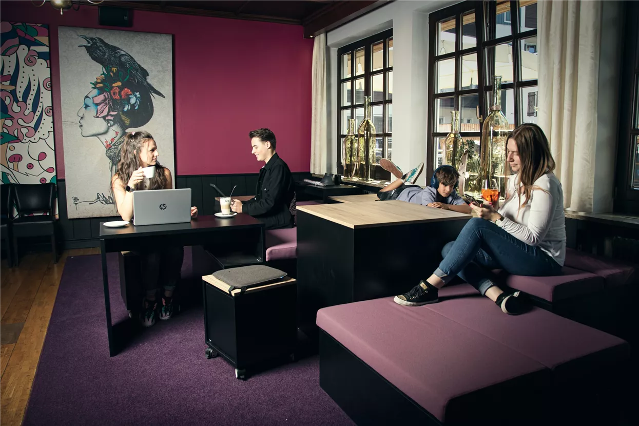 Co-working-station (4).jpg