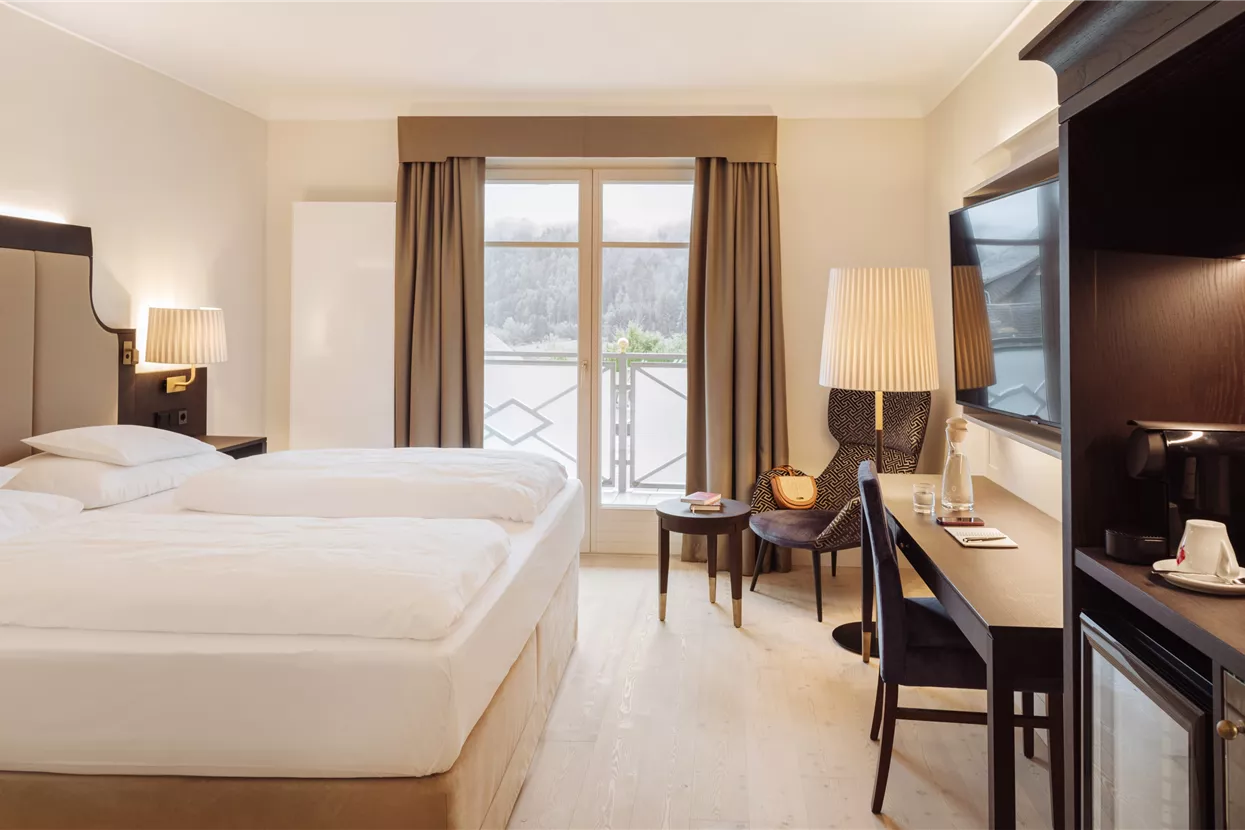 Doppelzimmer mit Balkon.jpg