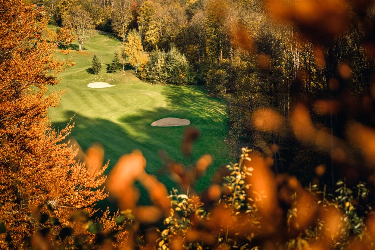 ┬®e3MediaHouse_MaxDraeger_2019_GolfEichenheim_IndianSummer_0004_final_3200px-3.jpg