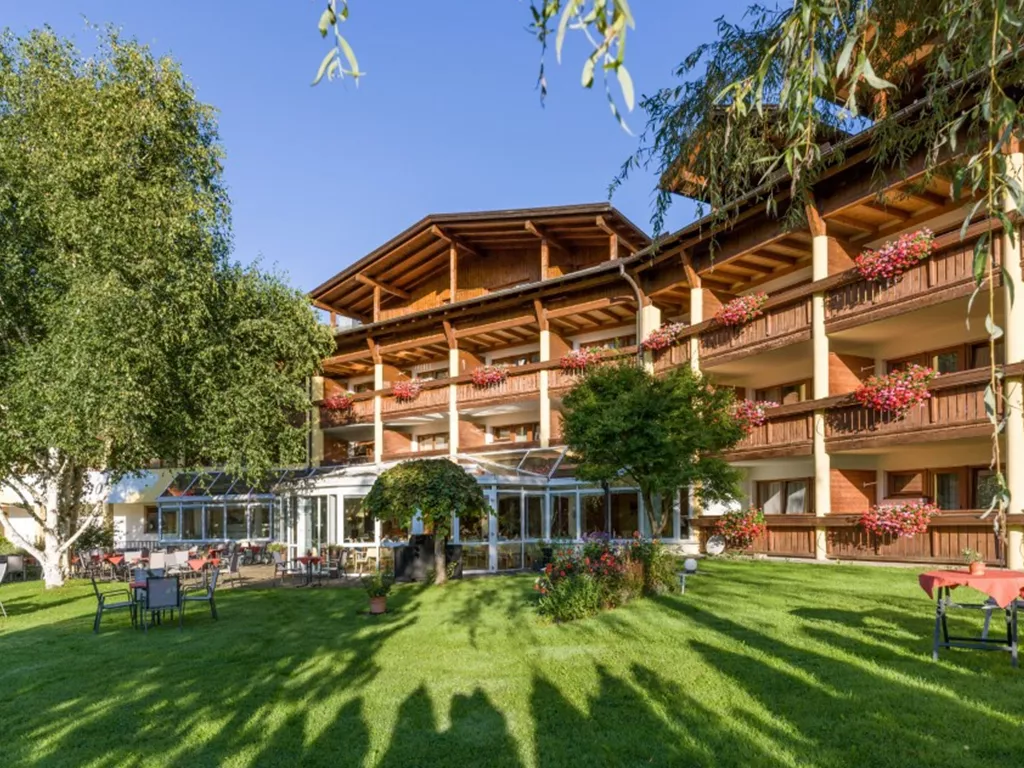 Haus_aussen_Morgenlicht 0921 (Mittel).jpg