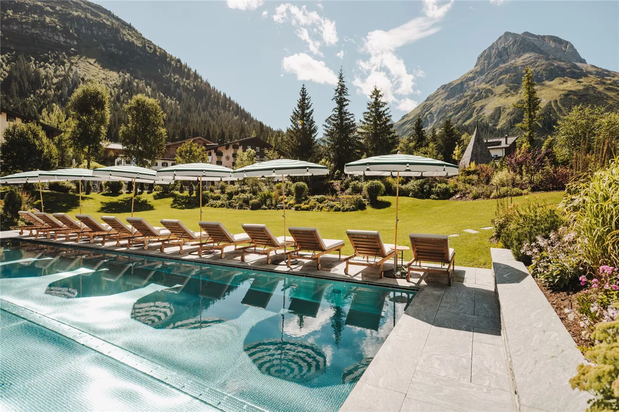 HOTEL-ARLBERG_OUTDOOR-POOL_230901-033_A-Lamprecht.jpg