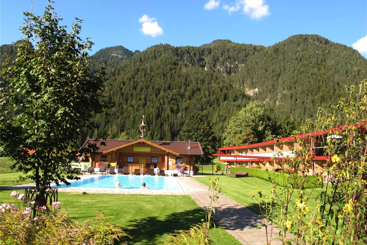 Hotel mit Pool