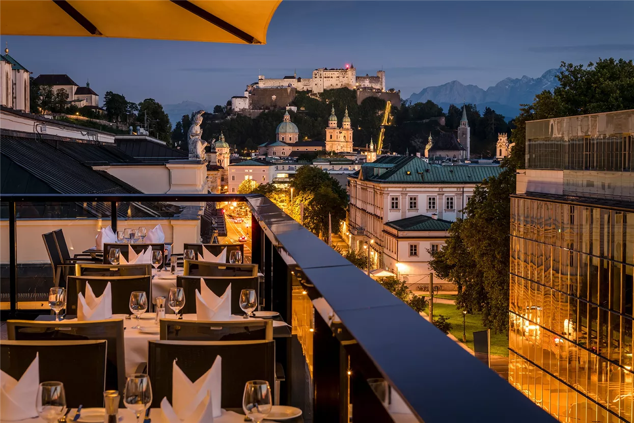 IMLAUER Sky Terrasse Abendstimmung.jpg