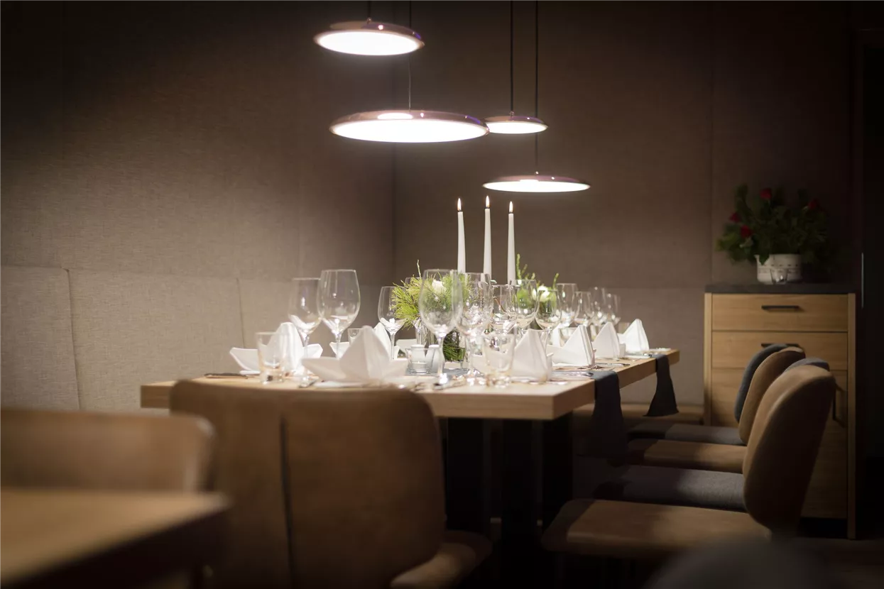 KOSIS Tastingroom&Dinnersclub 2800x1867 027.jpg