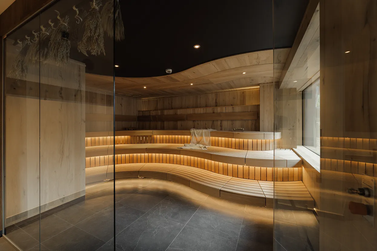 pachmair-1453-wellness-aqualpin-familien-textil-bio-kraeutersauna.jpg