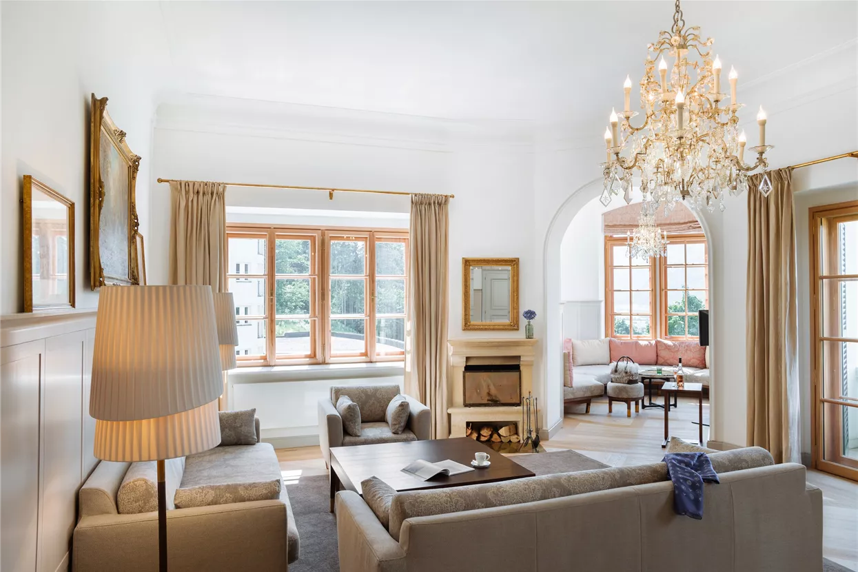 Schloss Suite.jpg