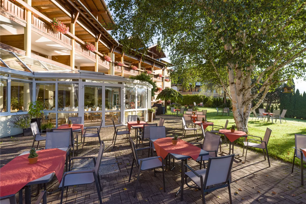 Terrasse_aussen_Morgenlicht0921.jpg