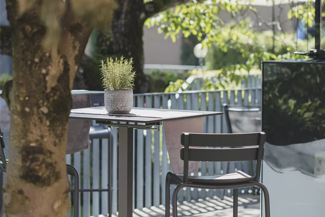 Terrasse Stehtisch.jpg