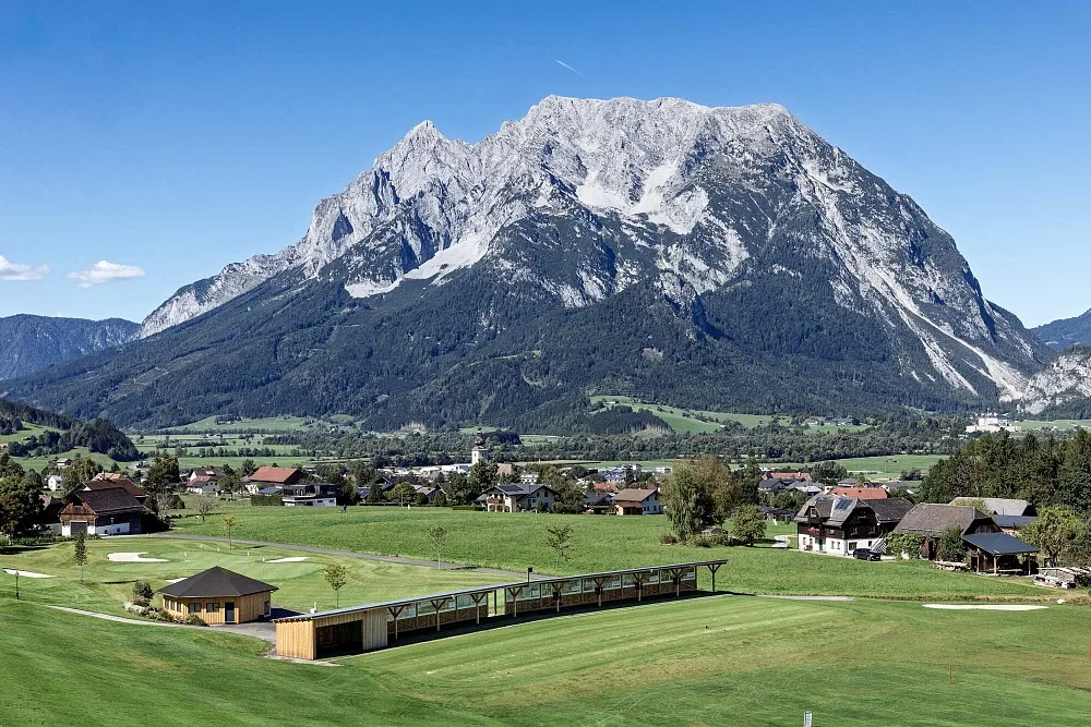 TrackManRange_ShortGameArea web.jpg