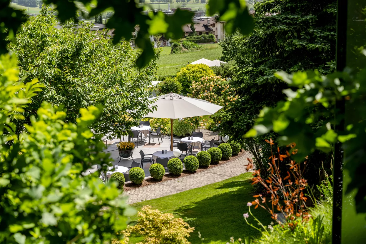 Garten des Hotels Crystals
