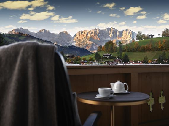 Balkon mit Bergblick